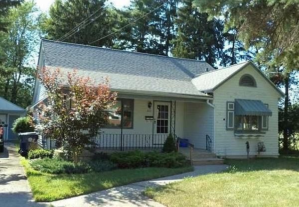 1st image of 380 Mill St