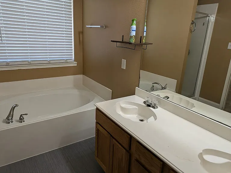 2428 Collier Dr — Photo 10