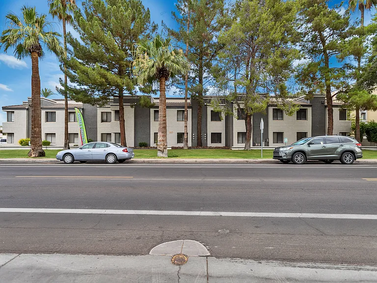 81 W Maryland Ave — Photo 12