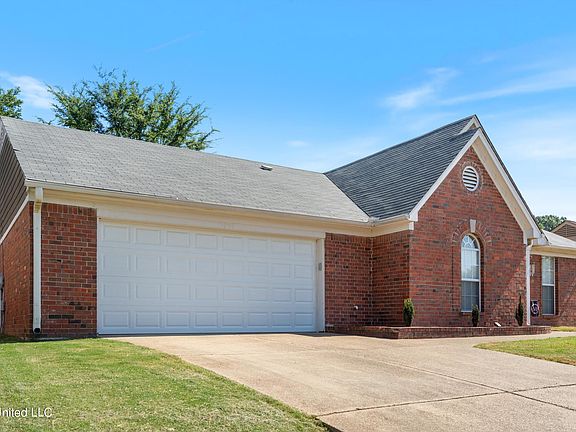 3rd image of 10908 Oak Leaf Dr