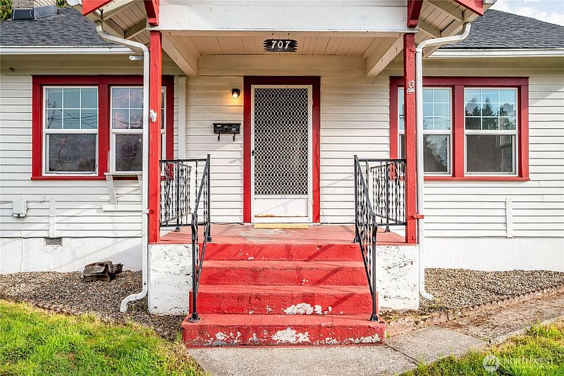 2nd image of 707 Ayers Street