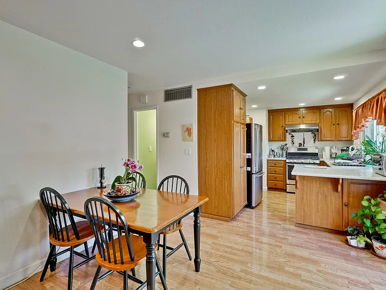 22671 Queens Oak Ct — Photo 48