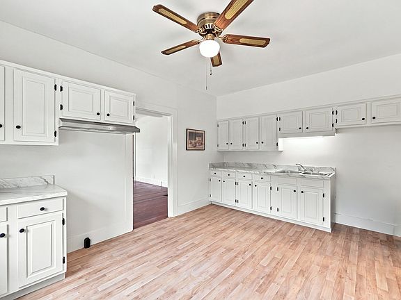 4th image of 588 Poole St