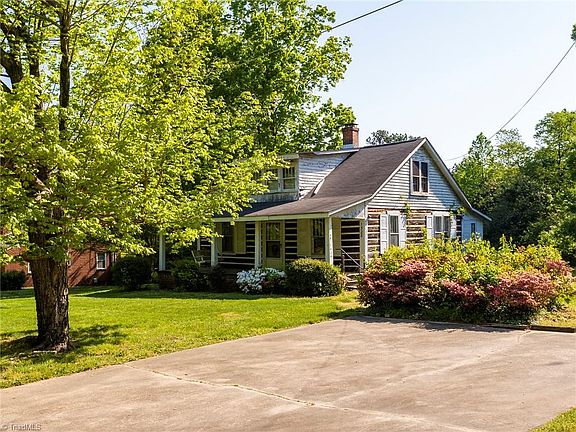 3rd image of 1328 Forest Acres Cir