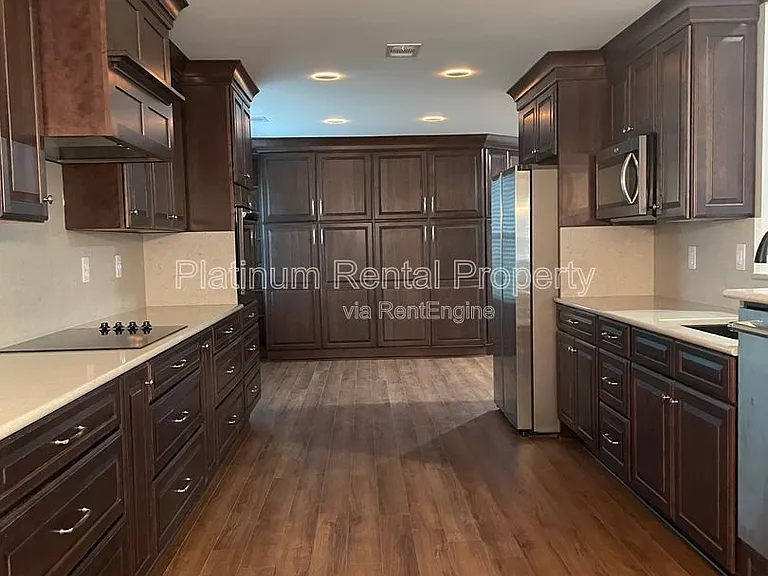 1745 Berry Ct — Photo 11