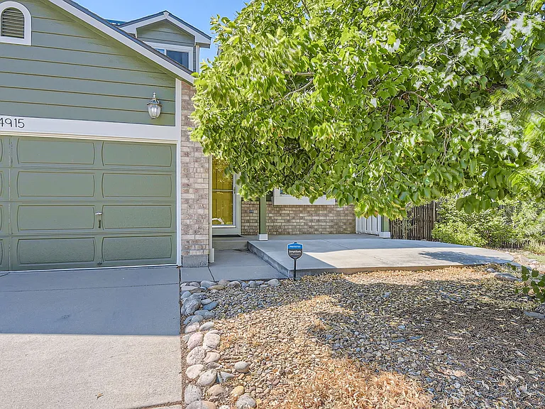 4915 S Flanders Ct — Photo 4