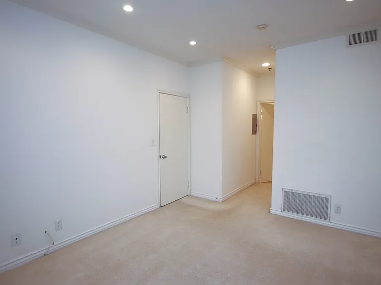 300 N El Molino Ave #126 — Photo 16