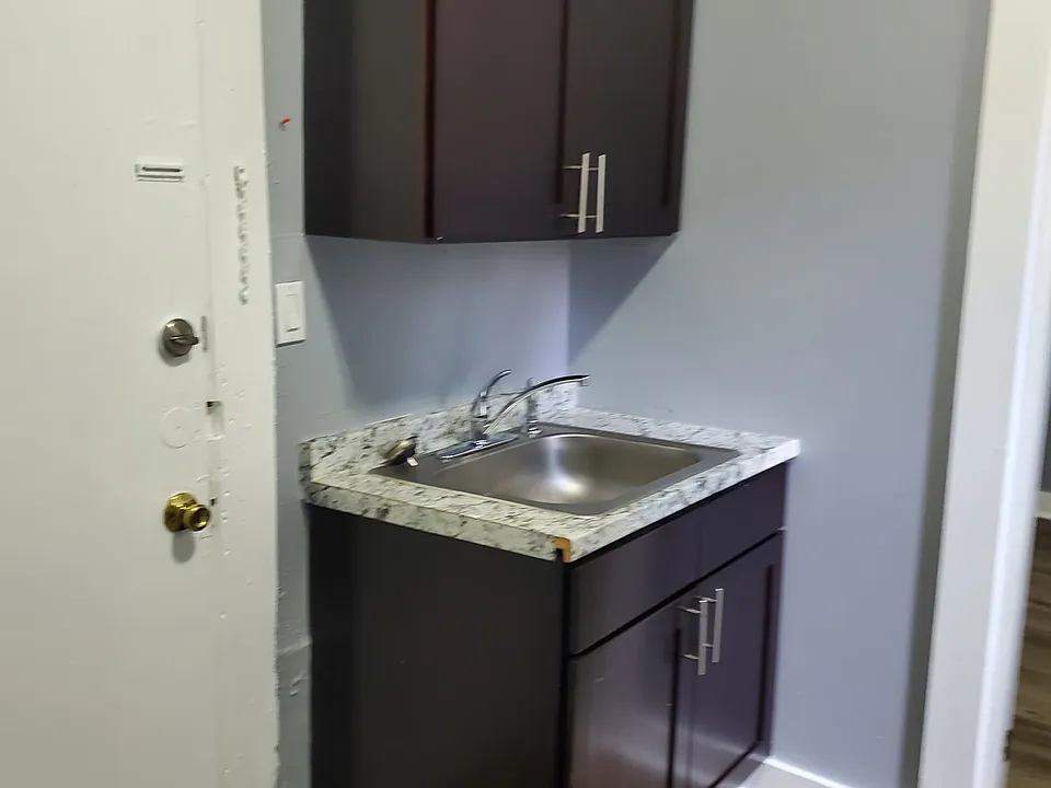 129 3rd St #3