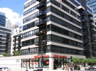 130 S Canal St APT 317, Chicago, IL 60606