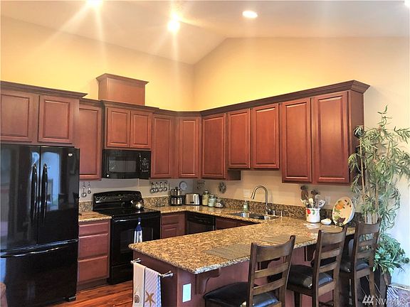 5th image of 595 Duck Lake Dr SE