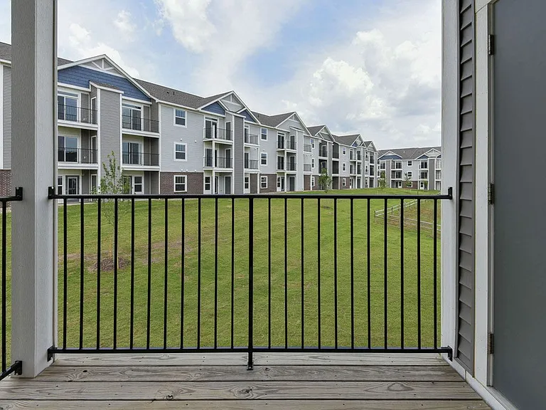 Dodson Pointe Apartment Homes — Photo 80