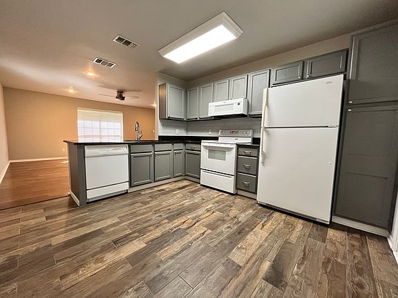3rd image of 408 Market St