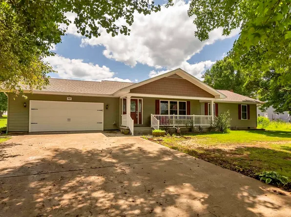 707 S Sunny Slope St, West Frankfort, IL 62896