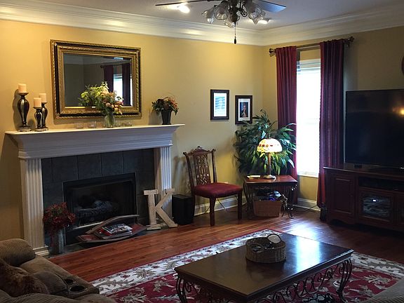 5th image of 4625 Gillcrest Dr
