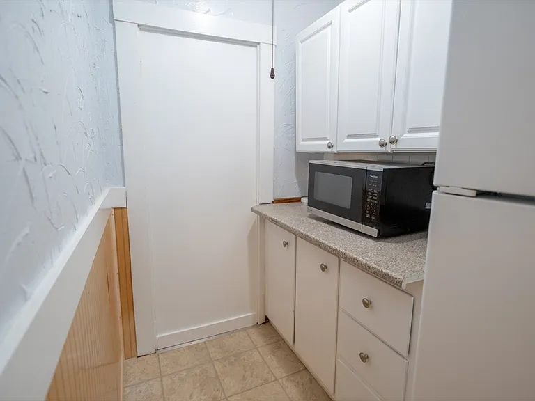 130 Francis St #1 — Photo 13
