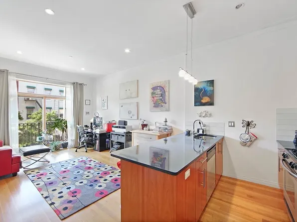 206 Kent St APT 3, Brooklyn, NY 11222