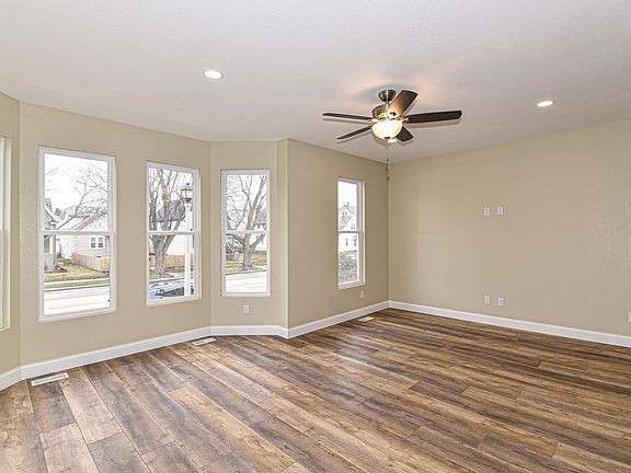 3rd image of 727 Milwaukee Ave #A-b