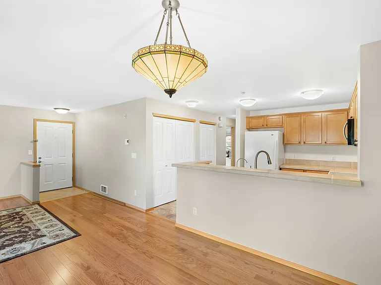 1652 25th Pl NE #203 — Photo 11