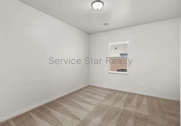 2402 E Alonso Dr — Photo 6