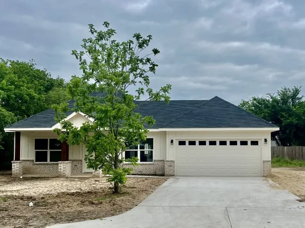 609 E Brown St, Cleburne, TX 76031