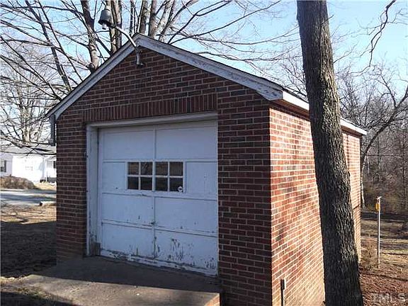 5th image of 295 Old Durham Rd