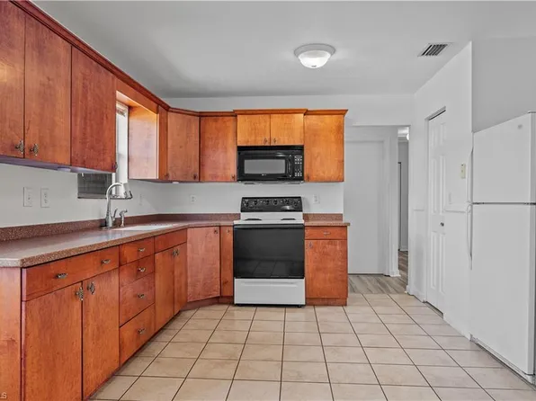 612 Santa Barbara Blvd, Cape Coral, FL 33991