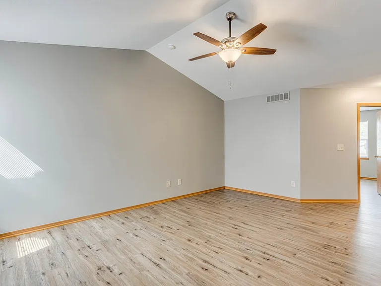1028 E Karla Ct — Photo 5
