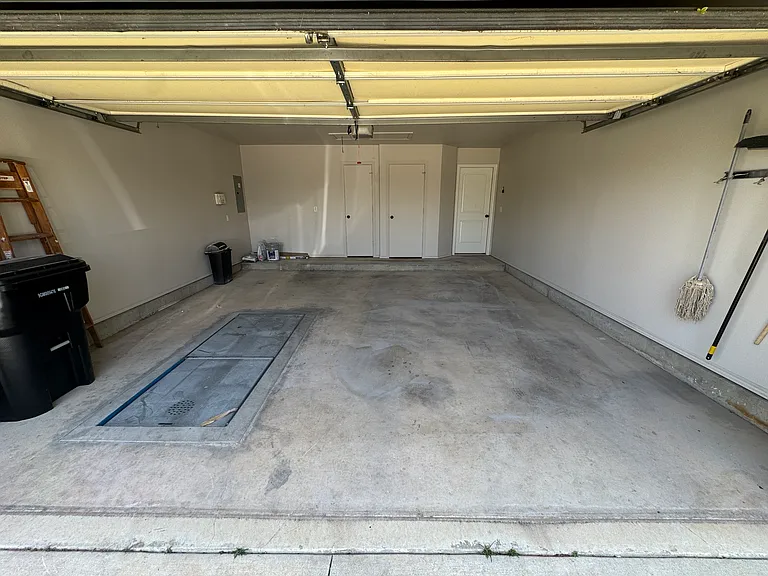 4408 Brooklyn Ave — Photo 30