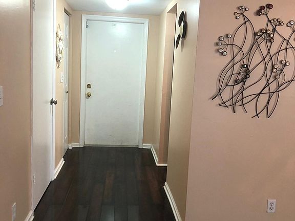 3rd image of 720 N Dixie Hwy APT 103