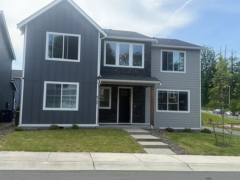 8730 69th Pl NE — Photo 1