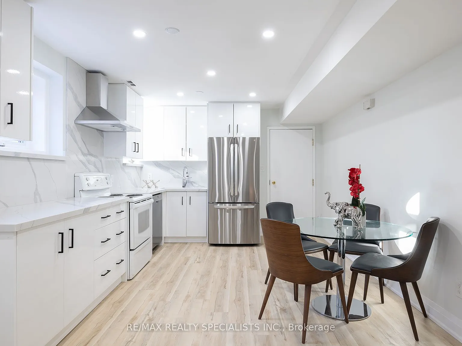 2 bed, $2,100 — Photo 4