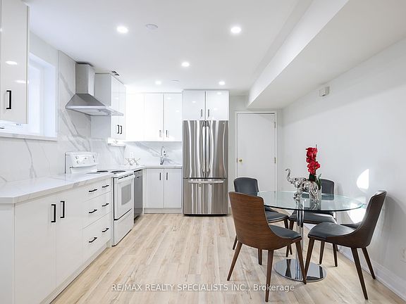 4th image of 4279 Woodington Dr