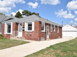 2624 Bate St, Racine, WI 53403