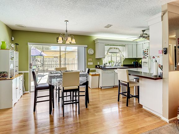 3rd image of 1409 Bradford Ln