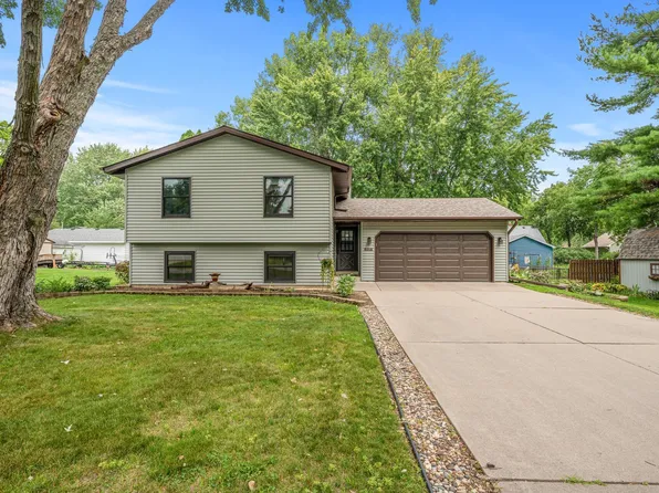 1681 Ridgewood Ave, White Bear Township, MN 55110