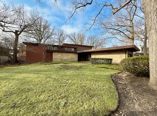 94 Oakmont Rd, Highland Park, IL 60035