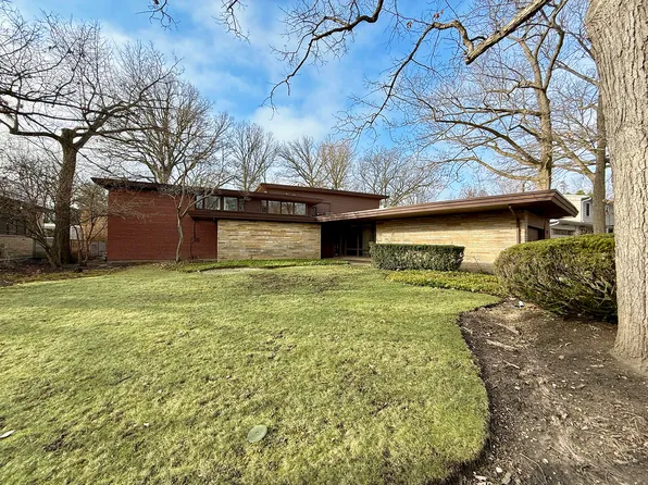 94 Oakmont Rd, Highland Park, IL 60035