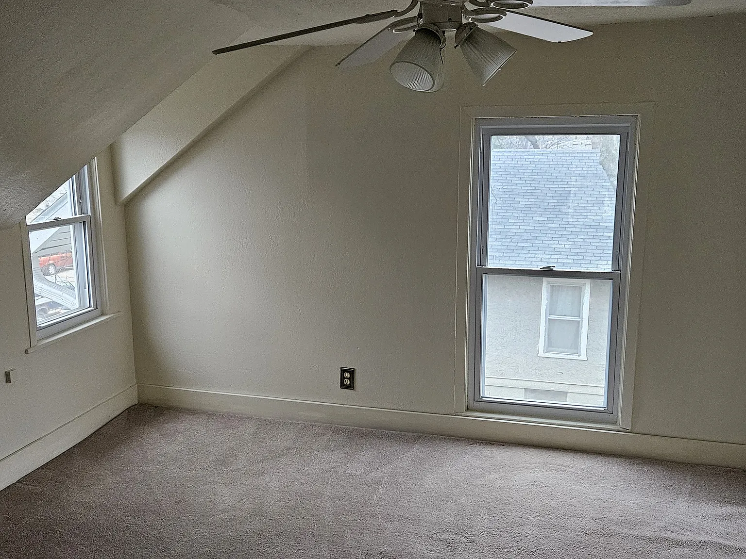 4 bed, 2436 sqft, $1,700 — Photo 3
