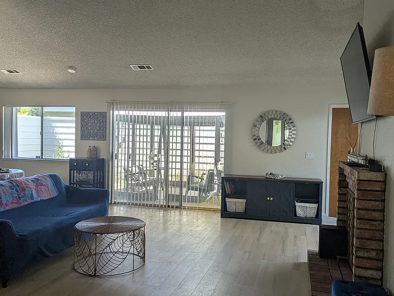 2337 Saint Lawrence Ln — Photo 9