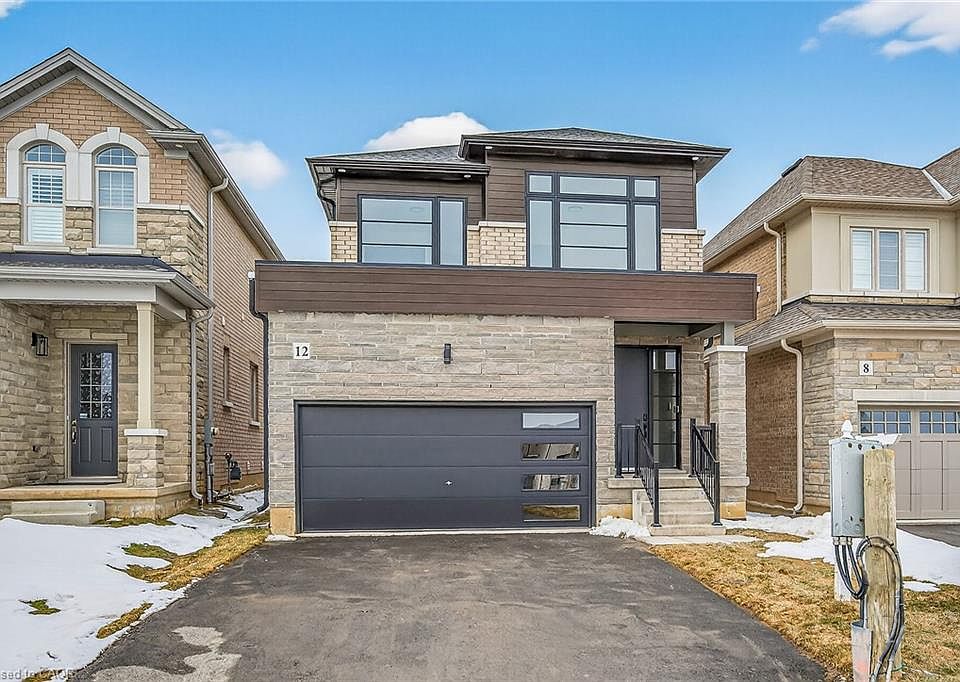 1st image of 12 Shady Oaks Trl