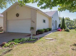 3967 Prairie Ln, Bettendorf, IA 52722