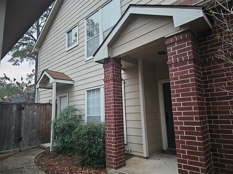 35 S Avonlea Cir — Photo 2