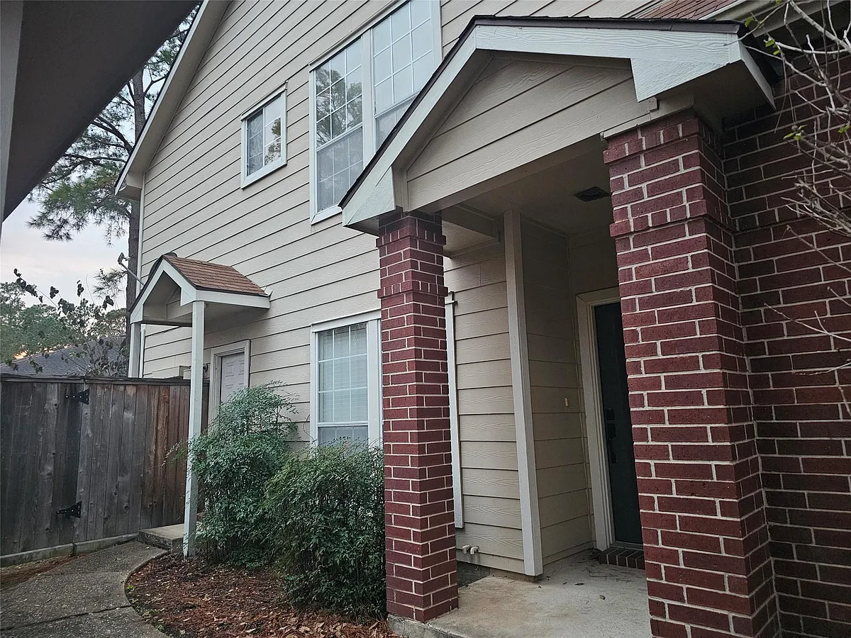 Building Photo - 35 S Avonlea Cir