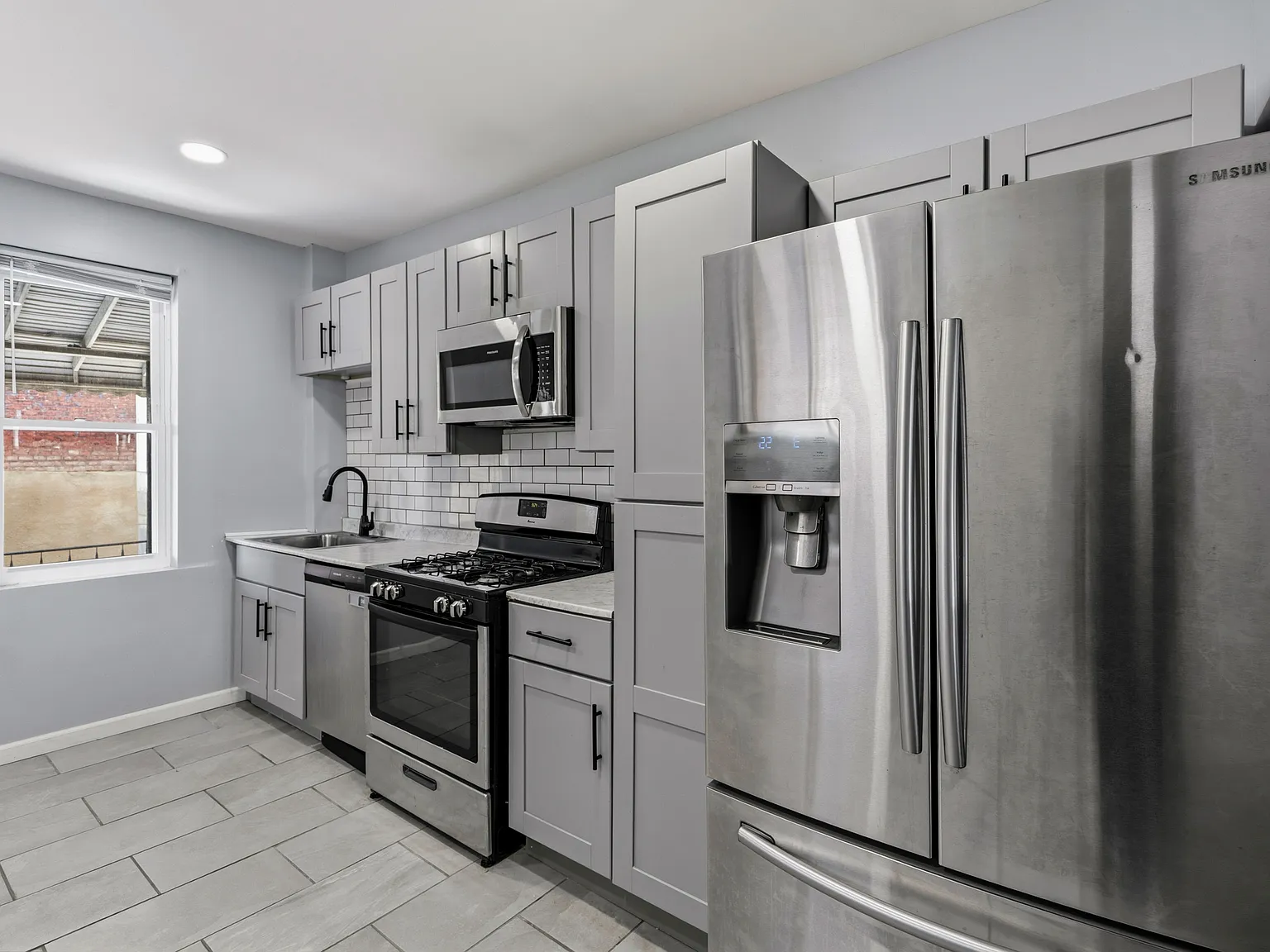 3 bed, 1365 sqft, $1,600 — Photo 3