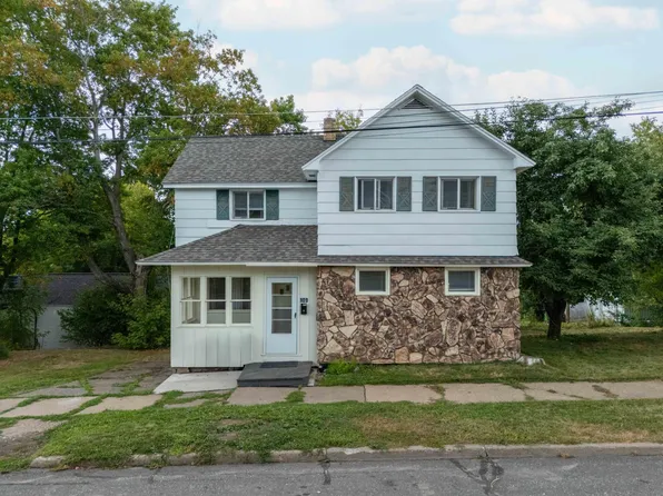 109 S 4th St, Crystal Falls, MI 49920