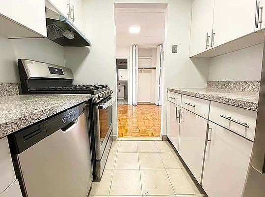 5th image of 58-48 193rd St #1C