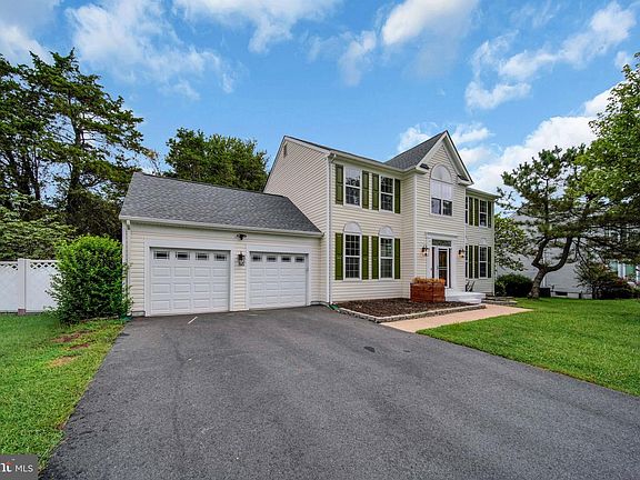 4th image of 8684 Nagle St