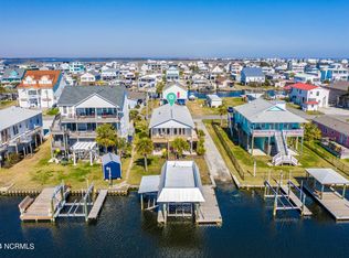 4059 4th St, Surf City, NC 28445