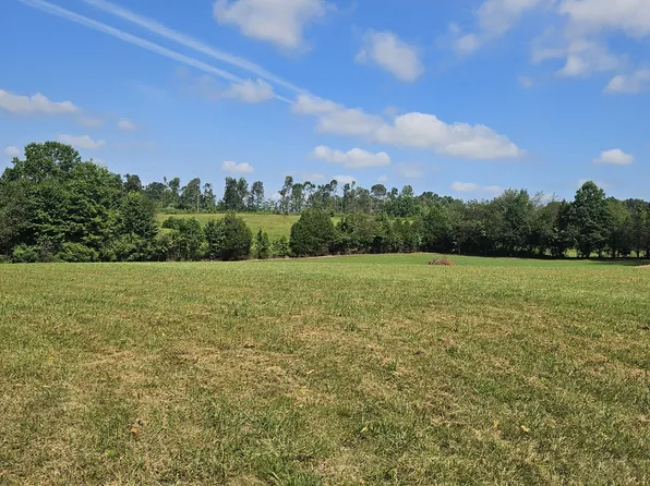 425 Nubia Rd, Westmoreland, TN 37186