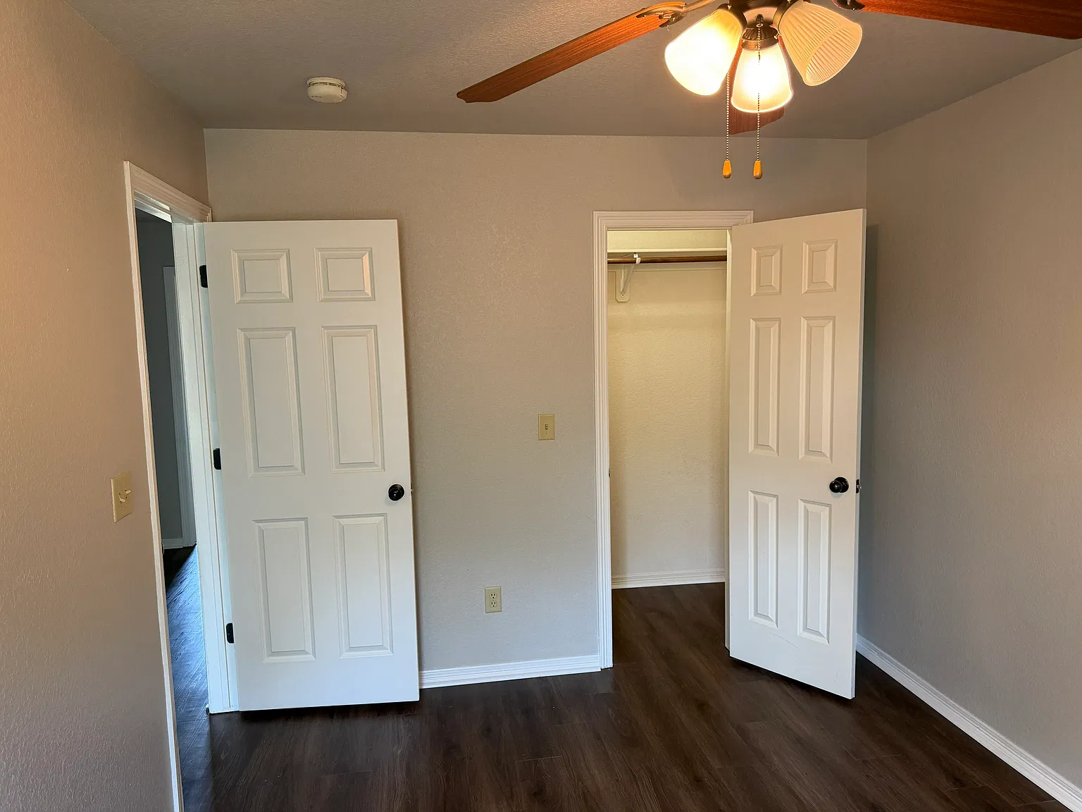 4 bed, 2200 sqft, $2,200 — Photo 4
